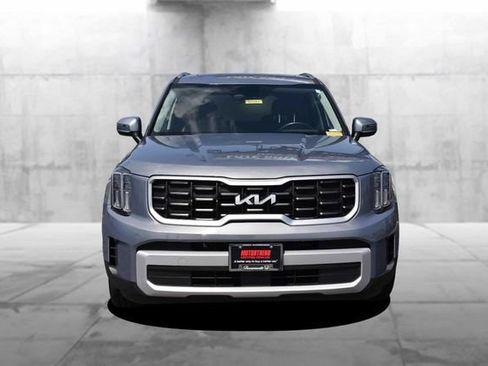 Used 2025 Kia Telluride S FWD image 4