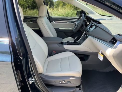 New 2025 Cadillac XT5 Premium Luxury image 24