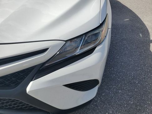 Used 2019 Toyota Camry SE image 16