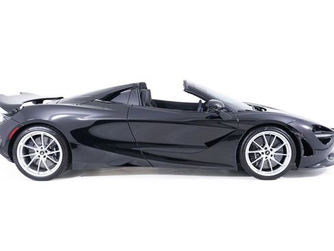 Used 2026 McLaren 750S Spider RWD image 9