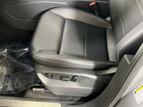 Used 2023 Volkswagen Atlas Cross Sport SE image 18