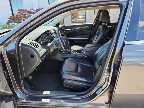 Used 2015 Chrysler 300 Limited w/ Driver Convenience Group RWD image 15