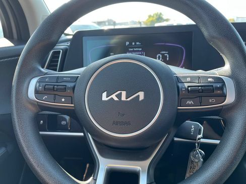 Used 2025 Kia Sportage LX FWD image 28