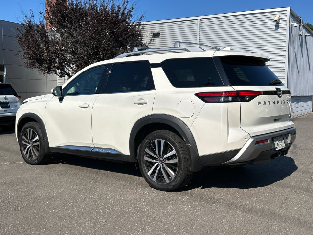 Certified 2023 Nissan Pathfinder Platinum w/ Cargo Package AWD/4WD image 5