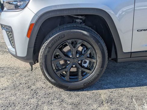 New 2026 Jeep Grand Cherokee Altitude RWD image 10