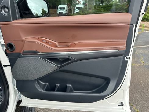 New 2026 Lincoln Navigator L Reserve AWD/4WD image 15