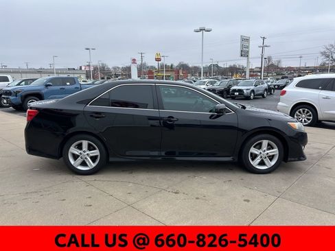 Used 2012 Toyota Camry SE image 3