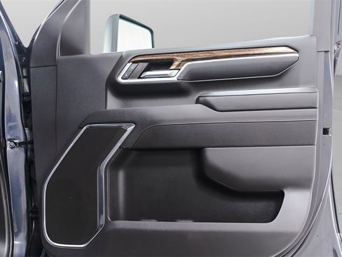 Used 2024 GMC Sierra 2500 SLE image 34