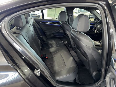 Used 2021 BMW 540i w/ Premium Package image 12