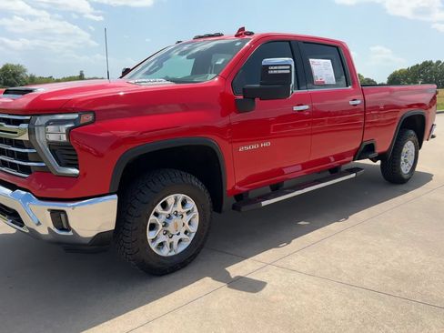 Used 2024 Chevrolet Silverado 2500 LTZ AWD/4WD image 3