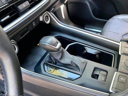 Used 2024 Toyota Grand Highlander Limited image 15