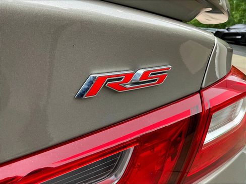 Used 2024 Chevrolet Malibu RS FWD image 22