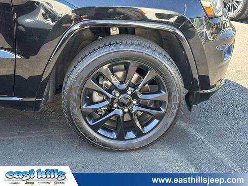 Used 2022 Jeep Grand Cherokee Laredo X AWD/4WD image 9