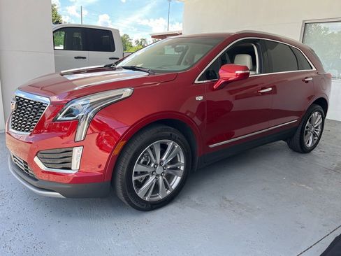 Used 2024 Cadillac XT5 Premium Luxury w/ Technology Package FWD image 1
