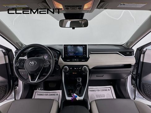 Used 2020 Toyota RAV4 XLE Premium FWD image 12