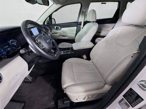 Used 2023 Kia Sorento SX Prestige w/ Panoramic Sunroof Package AWD/4WD image 2