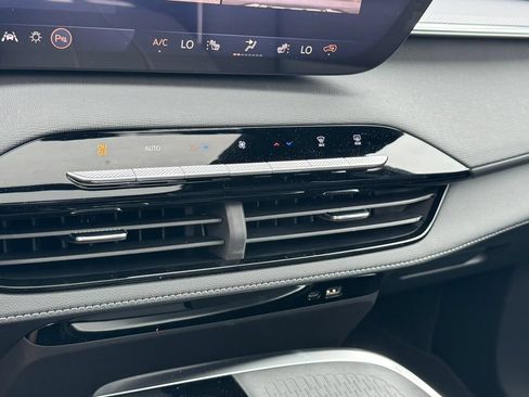 New 2026 Buick Enclave Sport Touring w/ Power Package AWD/4WD image 33