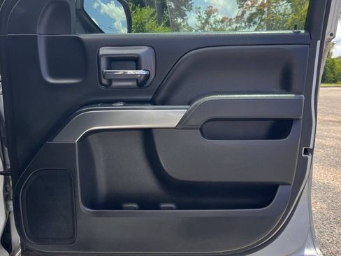 Used 2019 Chevrolet Silverado 1500 LT AWD/4WD image 16
