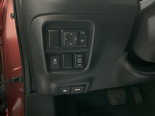 Used 2013 Nissan Juke SL AWD/4WD image 17