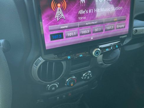 Used 2015 Jeep Wrangler Unlimited Sport AWD/4WD image 19
