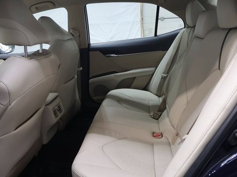 Used 2021 Toyota Camry XLE image 15