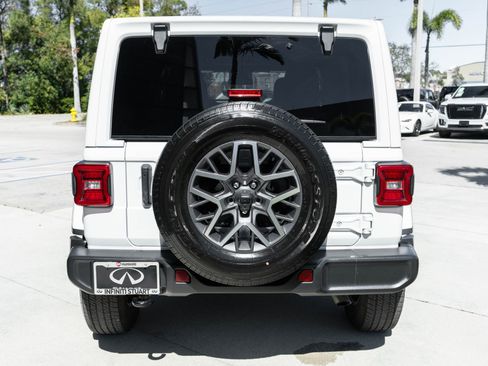 Used 2024 Jeep Wrangler Sahara image 24