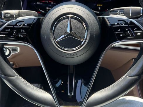 Used 2022 Mercedes-Benz E 350 Sedan image 8