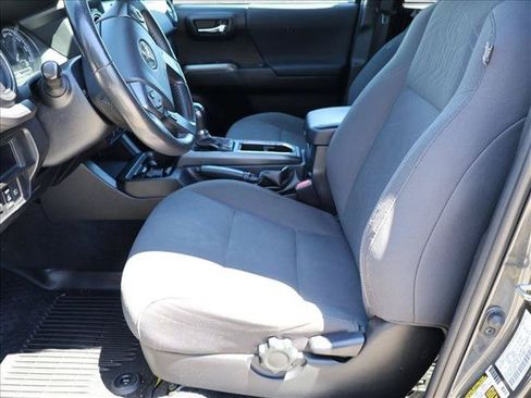 Used 2019 Toyota Tacoma TRD Off-Road AWD/4WD image 22