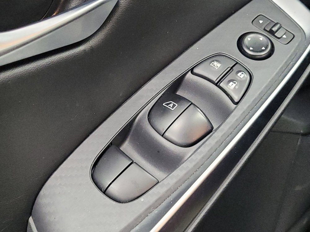 Used 2025 Nissan Sentra SR FWD image 27