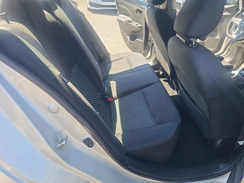 Used 2021 Nissan Versa S FWD image 19