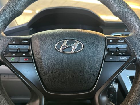 Used 2015 Hyundai Sonata SE w/ Option Group 09 FWD image 21
