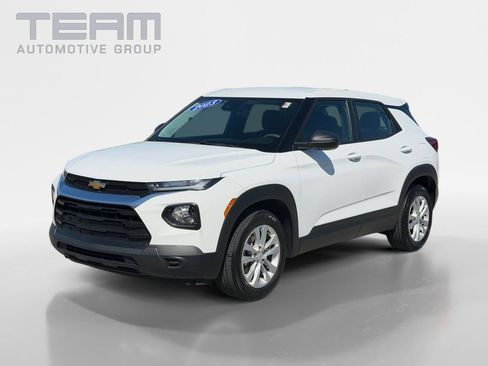 Used 2023 Chevrolet TrailBlazer LS FWD image 3