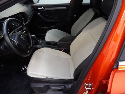 Used 2019 Volkswagen Jetta R-Line FWD image 8