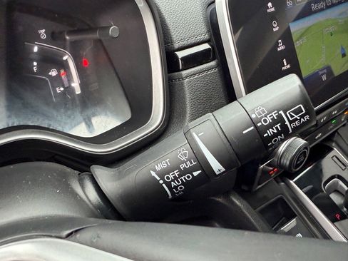 Used 2018 Honda CR-V Touring image 32