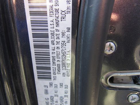 Used 2017 RAM 1500 Express w/ Express Value Package image 6