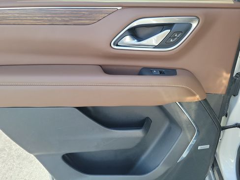 Used 2021 Chevrolet Tahoe High Country RWD image 11