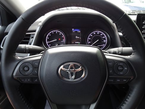 Used 2021 Toyota Camry SE w/ Convenience Package FWD image 19