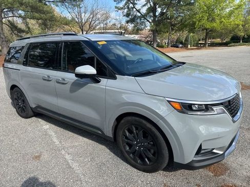 Used 2023 Kia Carnival SX image 7