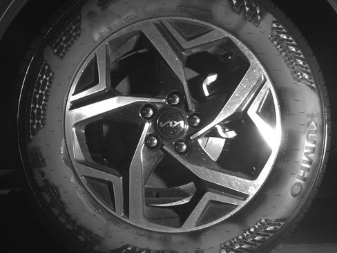 Used 2025 Kia Sportage LX image 13