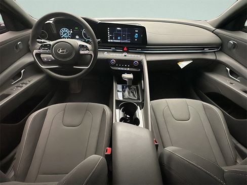 Certified 2024 Hyundai Elantra Blue image 14