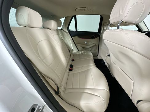 Used 2022 Mercedes-Benz GLC 300 4MATIC image 39