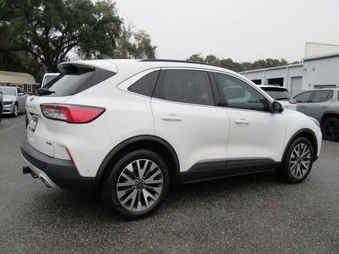 Used 2020 Ford Escape Titanium image 6