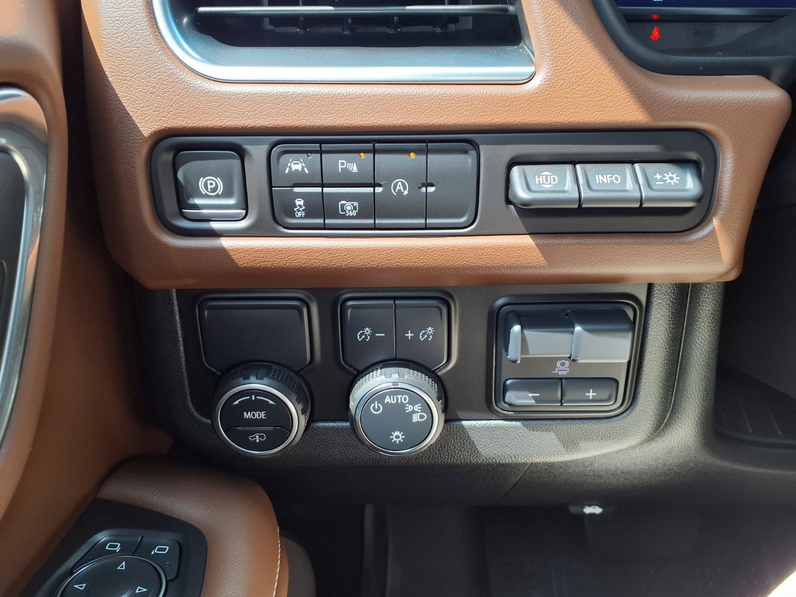Used 2024 Chevrolet Tahoe High Country RWD image 13