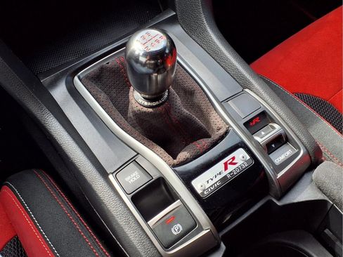 Used 2019 Honda Civic Type R image 19