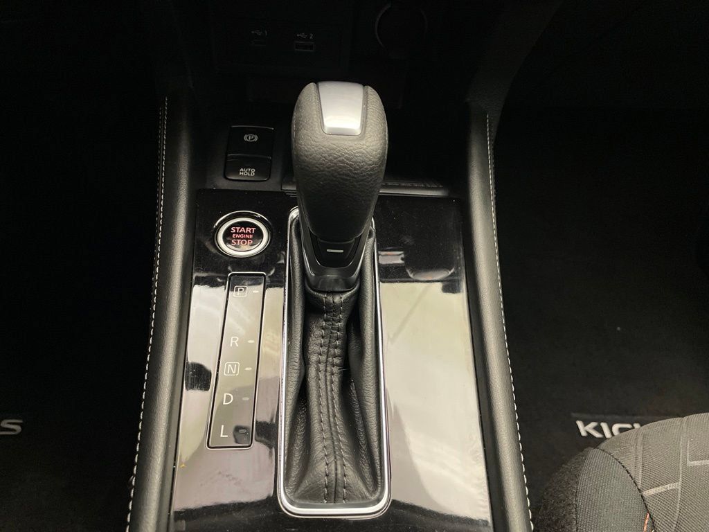 Used 2023 Nissan Kicks SR FWD image 16