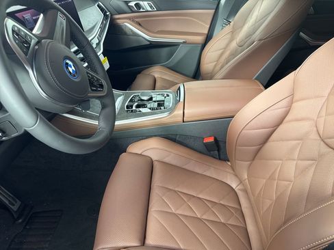 New 2026 BMW X5 xDrive50e w/ M Sport Package AWD/4WD image 10