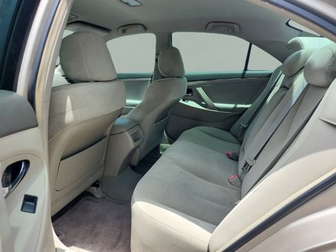 Used 2009 Toyota Camry SE FWD image 19