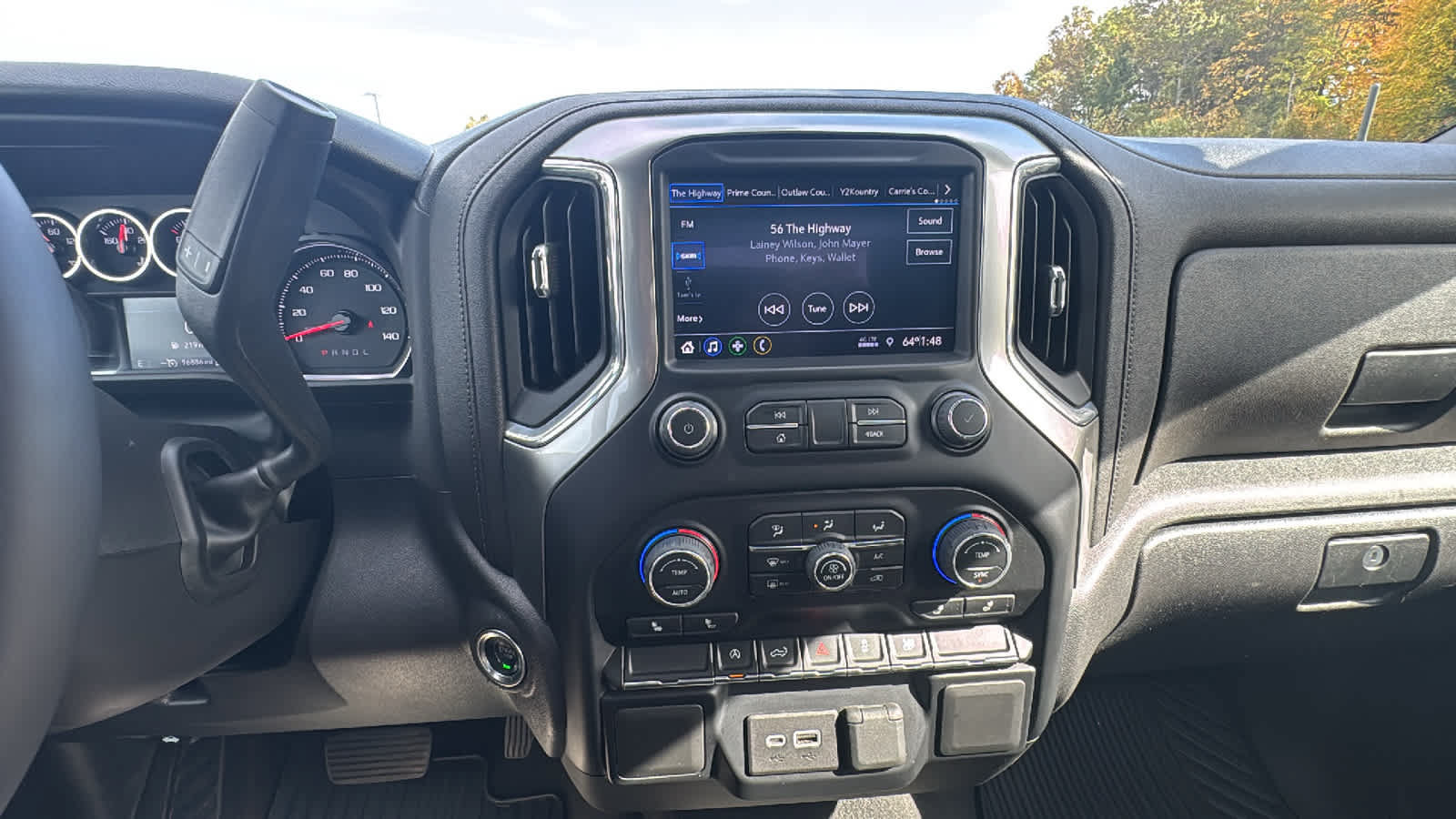 Used 2022 Chevrolet Silverado 1500 LT AWD/4WD image 14