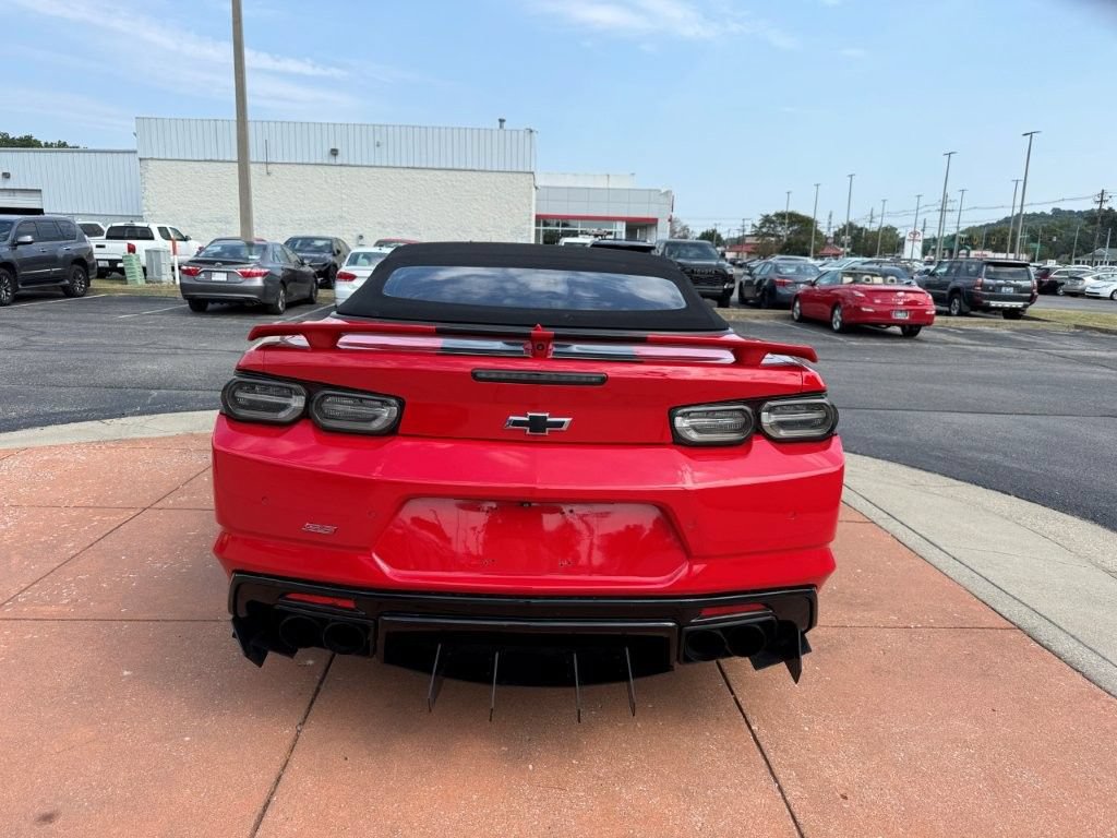 Used 2019 Chevrolet Camaro SS RWD image 5