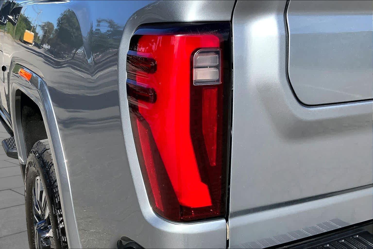 Used 2024 GMC Sierra 2500 Denali Ultimate w/ Max Trailering Package AWD/4WD image 28